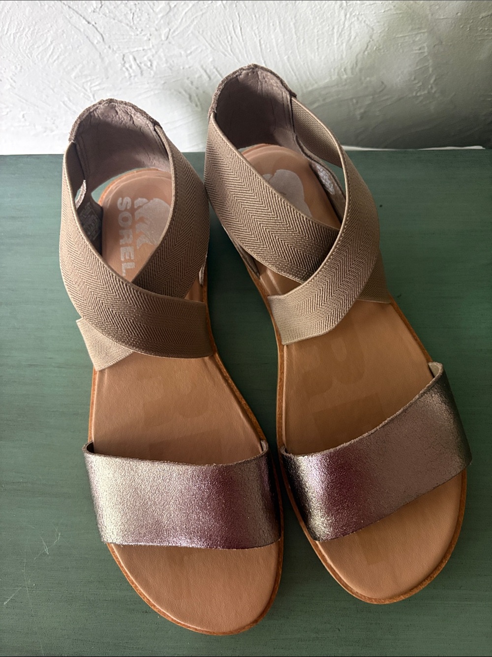 SOREL Ella II Ash Brown Leather Metallic EVA Foam Open Strappy
Sandals NWOT